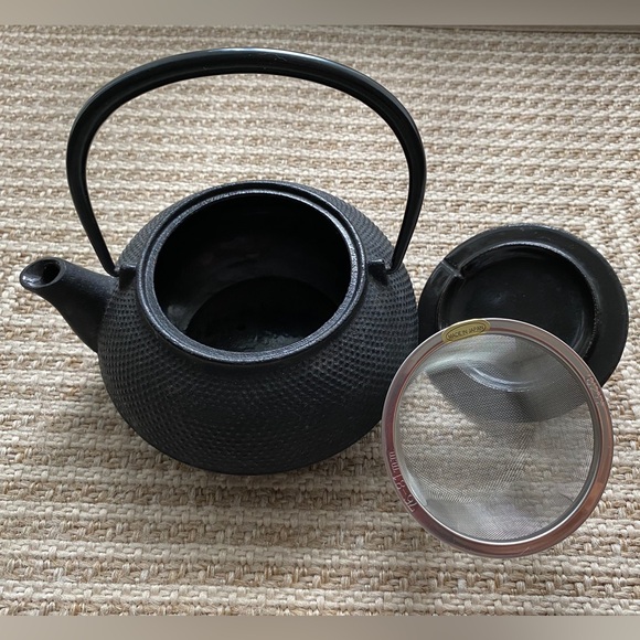 Iwachu Japanese cast iron Tetsubin teapot, Hobnail black - Picture 6 of 15